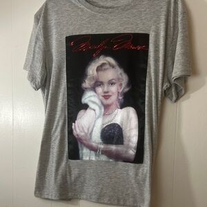 Women’s NWT Marilyn Monroe Graphic Tee Size juniors 15/17